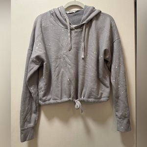 Cropped grey sweatshirt